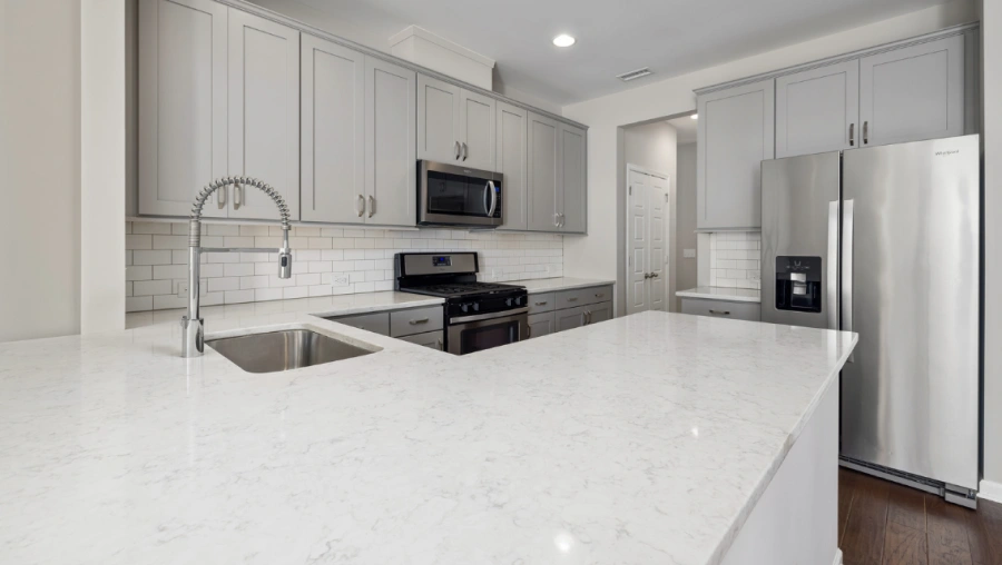 6 Kitchen Countertops & Backsplashes
